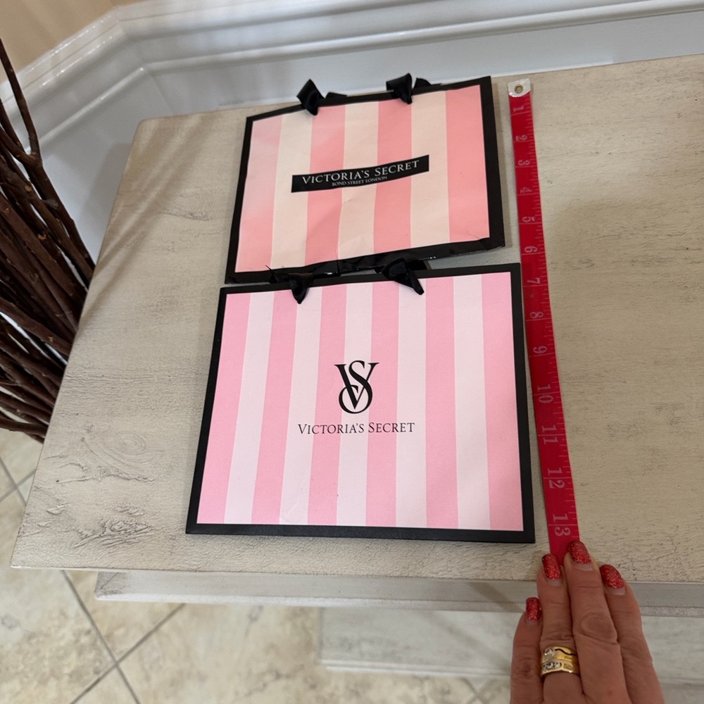 VS shopping paper totes-8 - Picture 3 of 5